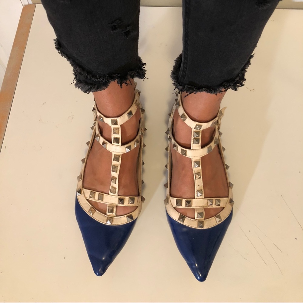 Blue / beige Vynil studded flats sz. 7